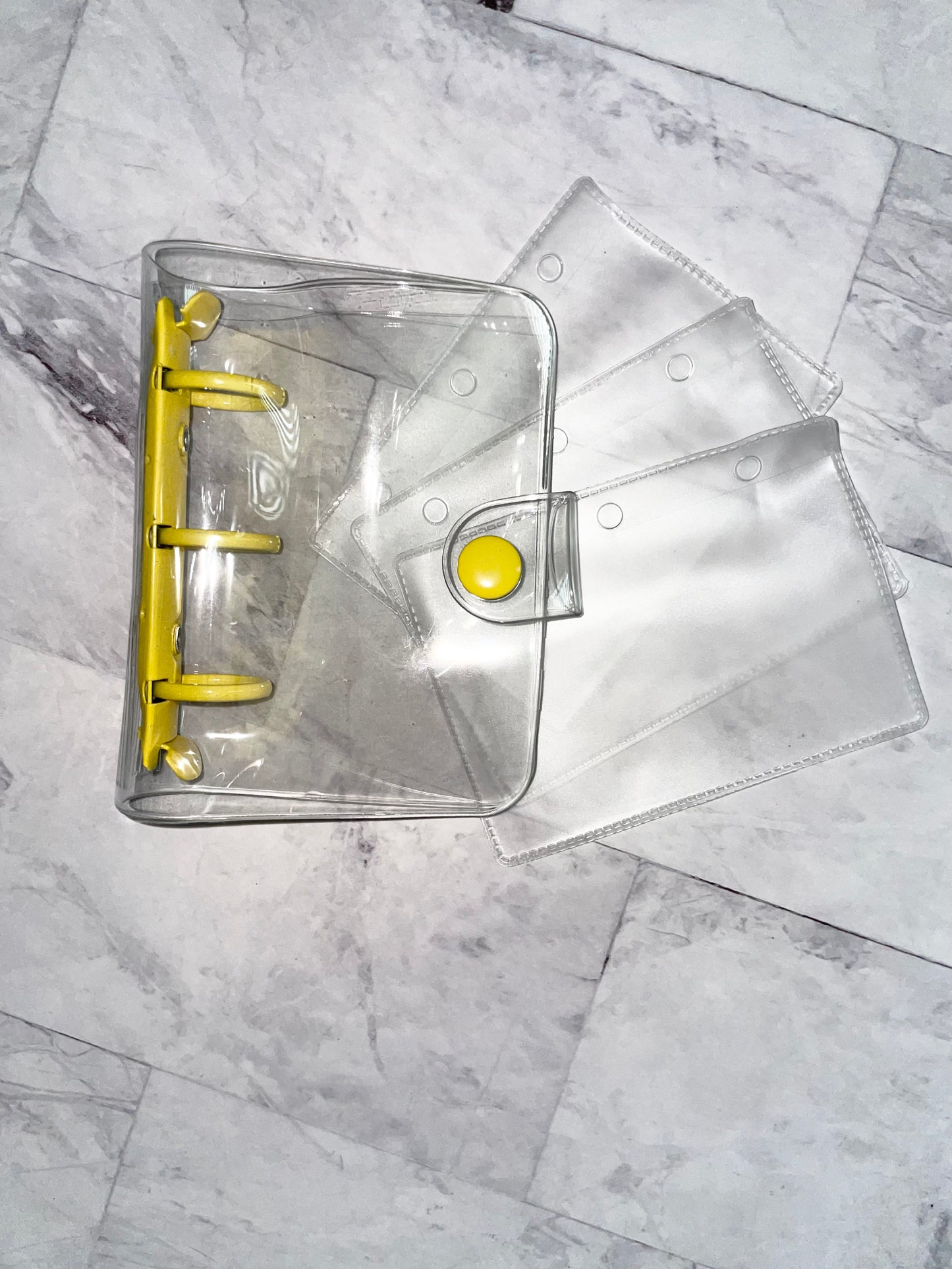 Classeur A8 (3 anneaux) personnalisable + 3 portes carte OFFERTS